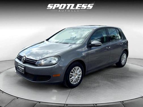 2010 Volkswagen Golf 4-Door