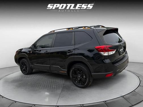 Crystal Black Silica 2022 Subaru Forester Wilderness