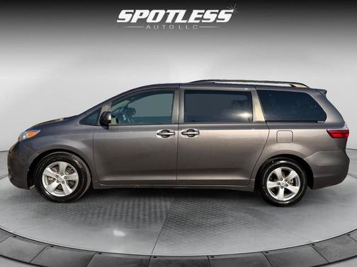 2015 Toyota Sienna LE