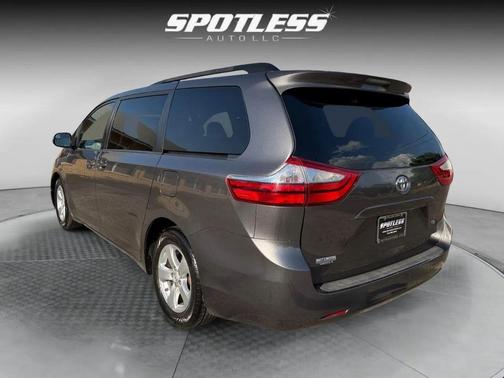 2015 Toyota Sienna LE