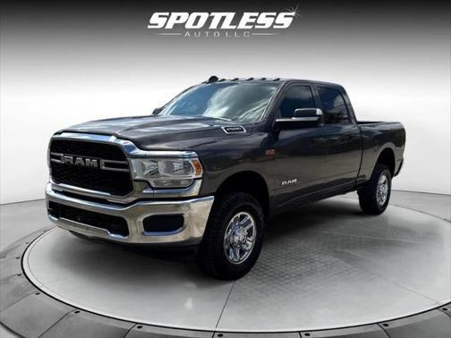 2022 RAM 2500 Tradesman Crew Cab 4x4 6'4' Box