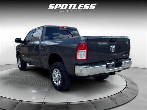 2022 RAM 2500 Tradesman Crew Cab 4x4 6'4' Box