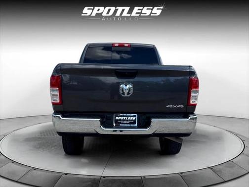 2022 RAM 2500 Tradesman Crew Cab 4x4 6'4' Box