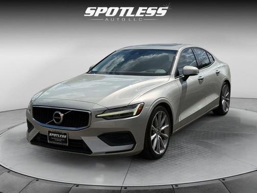 2019 Volvo S60 T5 Momentum