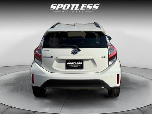 2018 Toyota Prius c Four