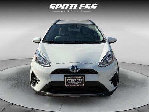 2018 Toyota Prius c Four