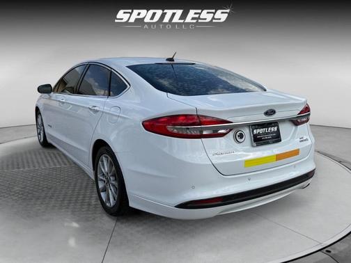 2017 Ford Fusion Hybrid SE