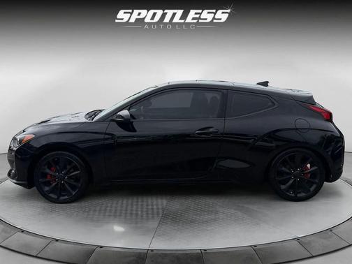 Ultra Black 2020 Hyundai Veloster 2