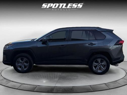 2022 Toyota RAV4 Hybrid LE