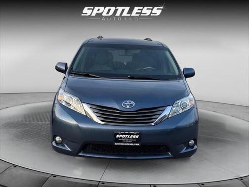 2014 Toyota Sienna XLE