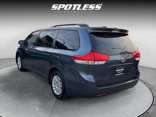 2014 Toyota Sienna XLE