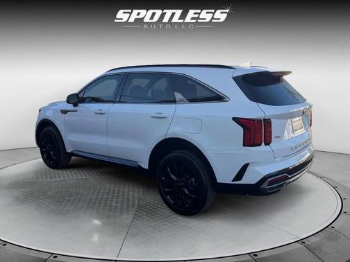 Glacial White Pearl 2021 Kia Sorento SX