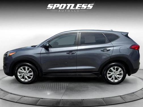 2021 Hyundai TUCSON SE