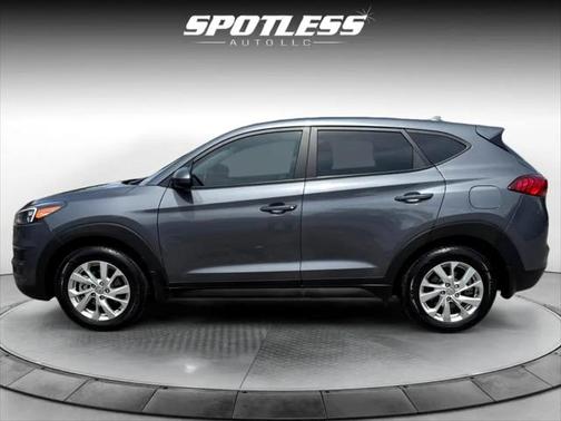 2021 Hyundai TUCSON SE