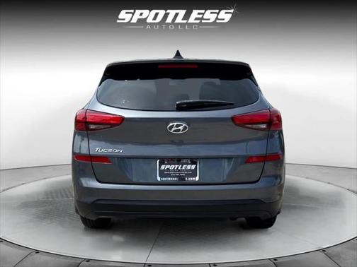 2021 Hyundai TUCSON SE