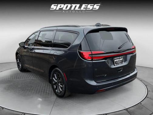 2021 Chrysler Pacifica Touring
