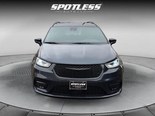 2021 Chrysler Pacifica Touring