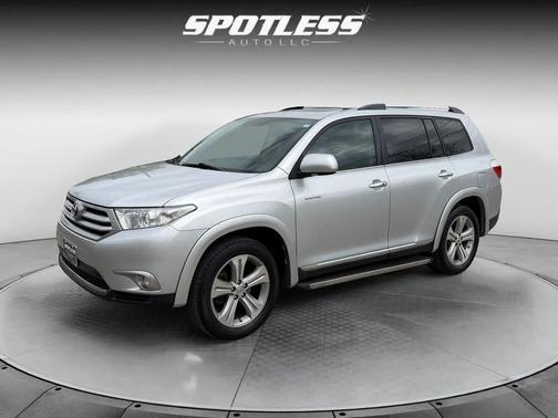 Classic Silver Metallic 2012 Toyota Highlander Limited
