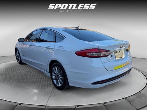 2017 Ford Fusion Hybrid SE