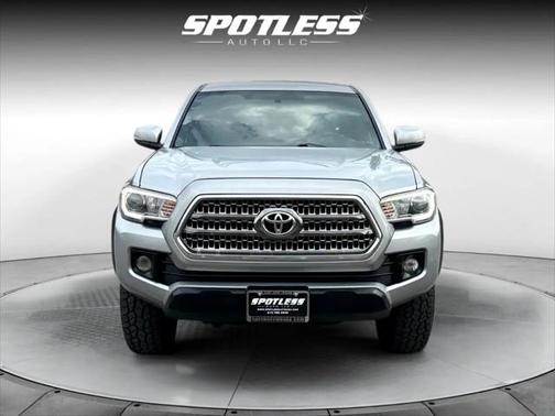 2017 Toyota Tacoma SR5