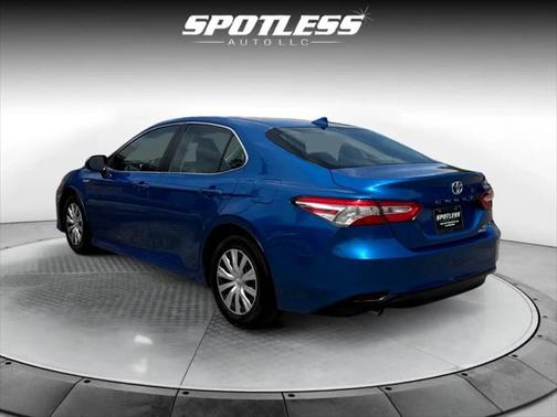 2019 Toyota Camry Hybrid LE
