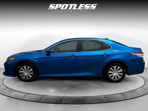 2019 Toyota Camry Hybrid LE