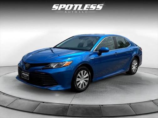 2019 Toyota Camry Hybrid LE