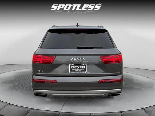 2019 Audi Q7 45 Premium Plus