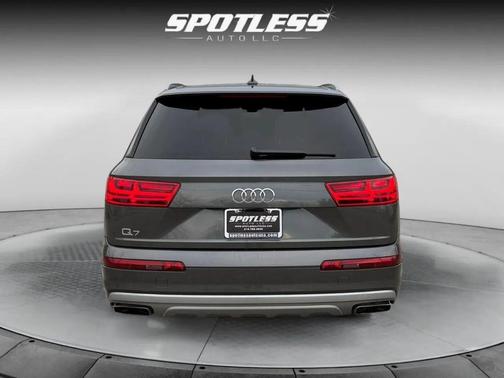 2019 Audi Q7 45 Premium Plus