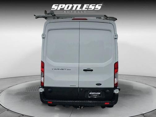 Oxford White 2017 Ford Transit-250 Base