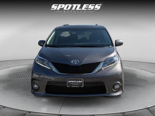 2017 Toyota Sienna SE
