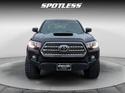 2016 Toyota Tacoma TRD Sport