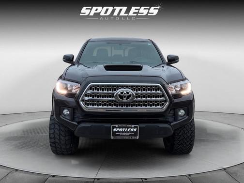 2016 Toyota Tacoma TRD Sport