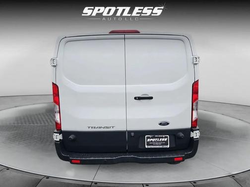 Oxford White 2018 Ford Transit-250 Base