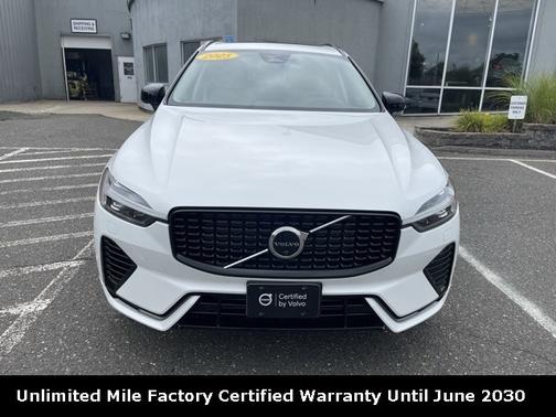2025 Volvo XC60 Plug-In Hybrid T8 Plus