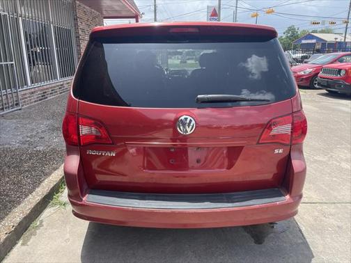 2009 Volkswagen Routan SE