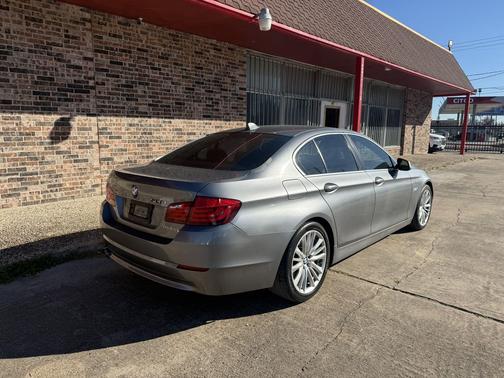 2013 BMW 528 4dr Sdn 528i RWD
