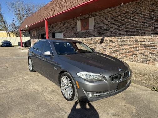 2013 BMW 528 4dr Sdn 528i RWD