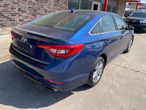 2017 Hyundai SONATA SE