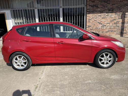 2013 Hyundai Accent GS