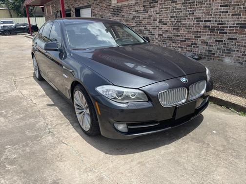 2011 BMW 550 4dr Sdn 550i RWD