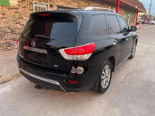 2016 Nissan Pathfinder SV