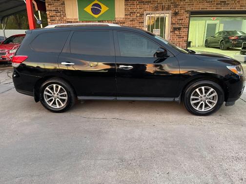 2016 Nissan Pathfinder SV