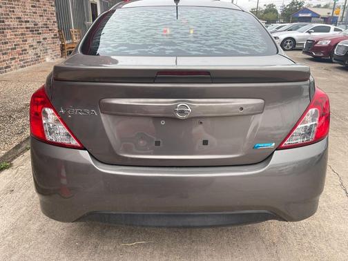 2016 Nissan Versa 1.6 S+