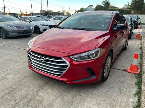 2018 Hyundai ELANTRA SE