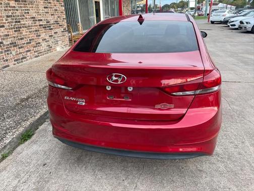 2018 Hyundai ELANTRA SE