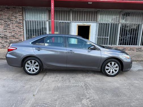 2017 Toyota Camry XLE