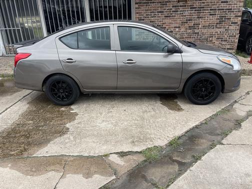 2015 Nissan Versa 1.6 SV