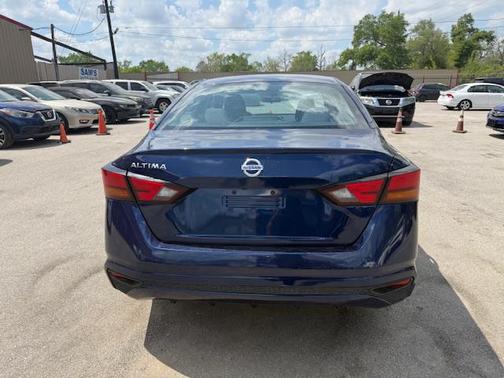 Blue 2022 Nissan Altima S FWD