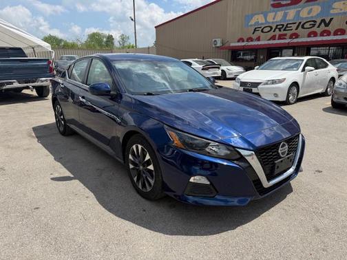 Blue 2022 Nissan Altima S FWD